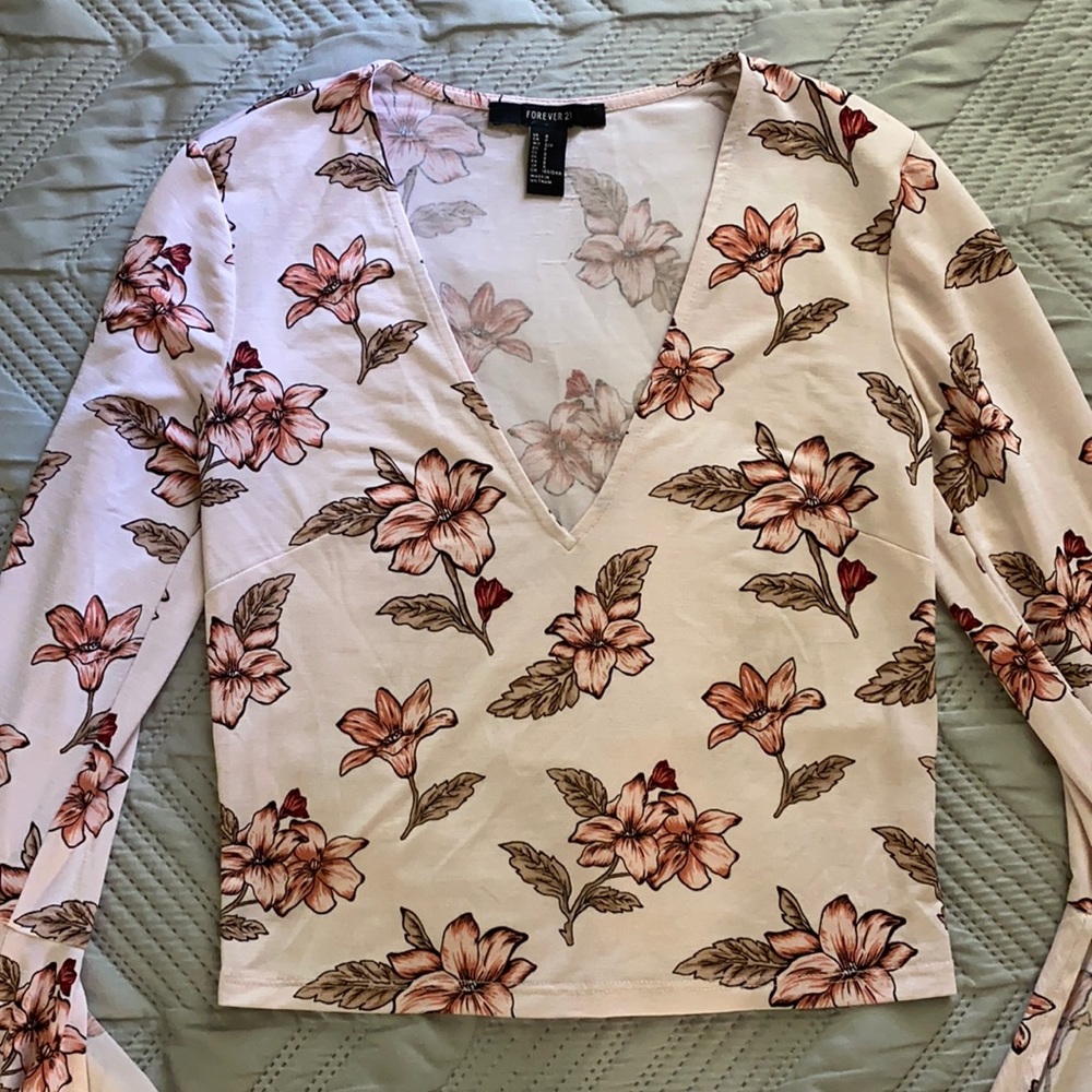 Forever 21 V-neck Floral Blouse • Size S